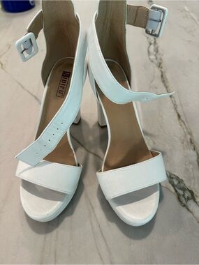 IDIFU White Platform Ankle-Strap Heels